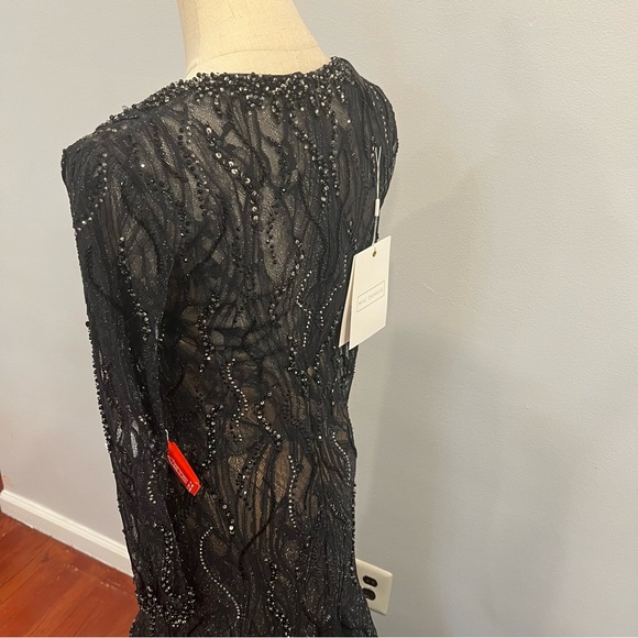 MAC DUGGAL Black Beaded Zippered Sheer Lined Long Sleeve V Neck Mermaid Gown - Picture 16 of 17